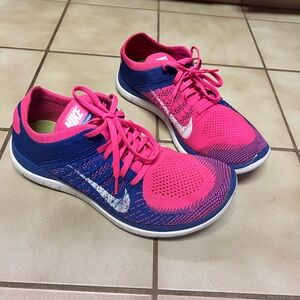 Womens Nike tennis shoes